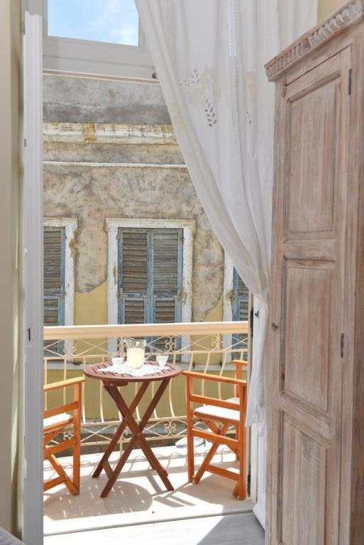 Oisyra Boutique Suites Ermoupoli Exterior foto